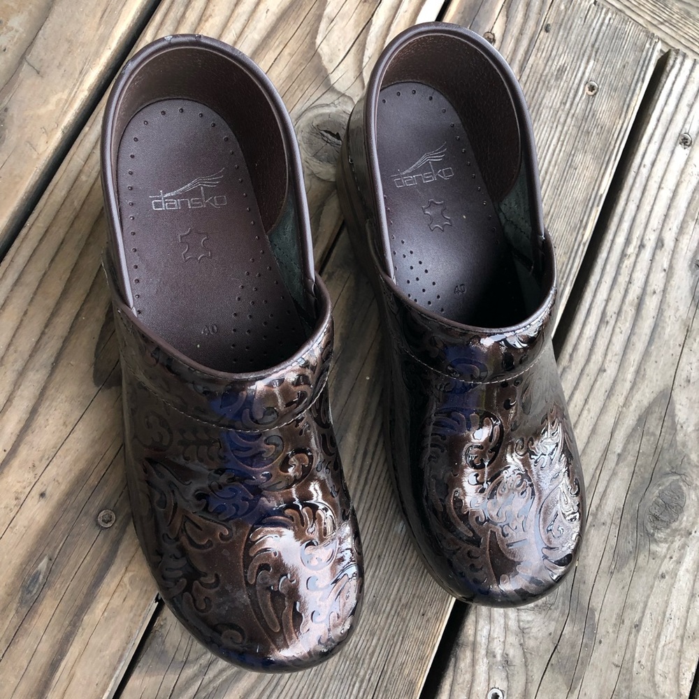Dansko size 40, mochha brown.